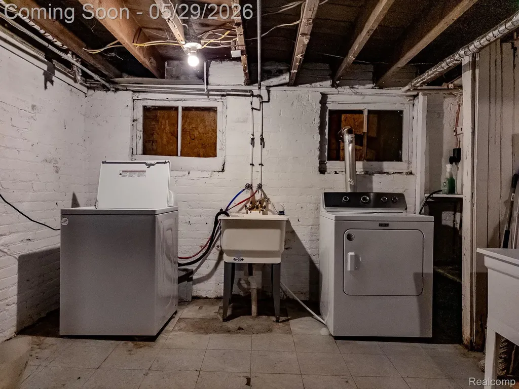 3010 Fischer Street Detroit City MI 48214