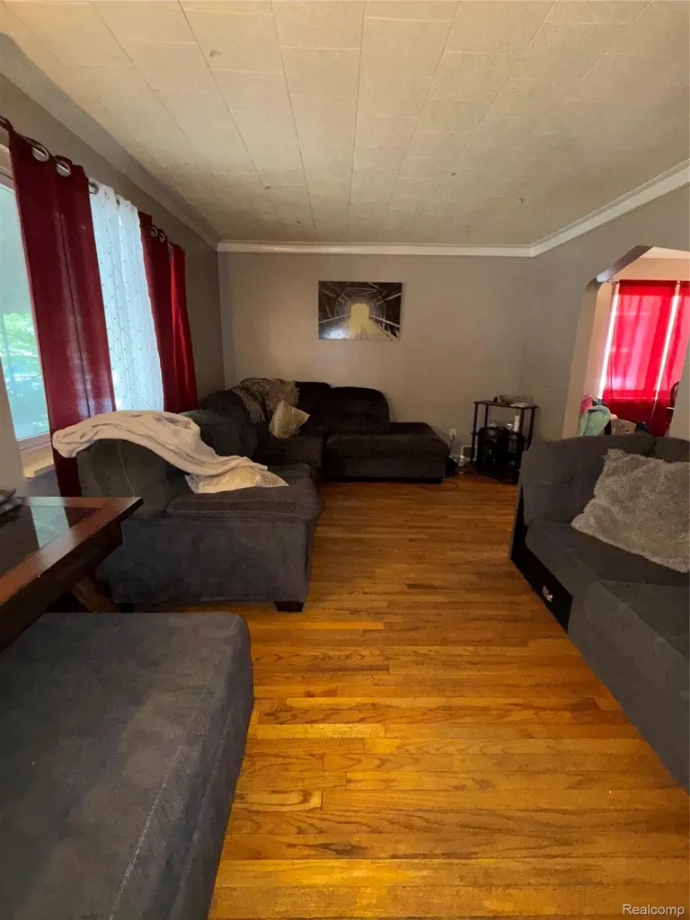 17694 Avon Avenue Detroit City MI 48219