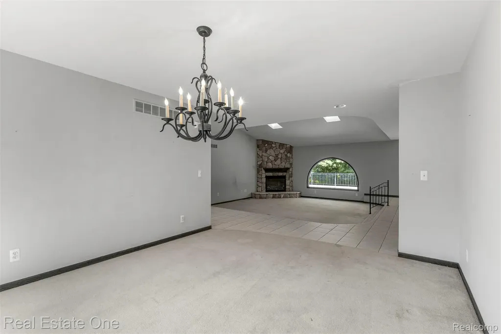 8329 Gray Street Westland City MI 48185
