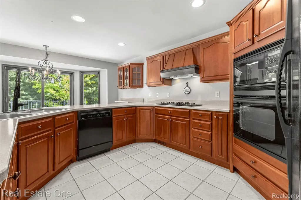 8329 Gray Street Westland City MI 48185
