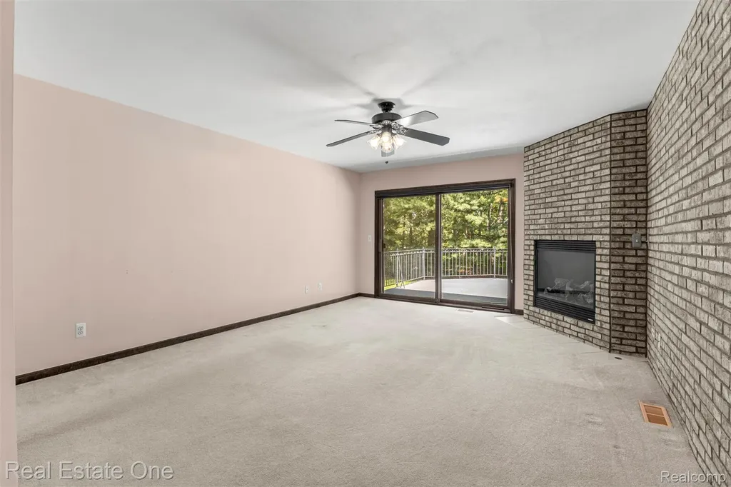 8329 Gray Street Westland City MI 48185