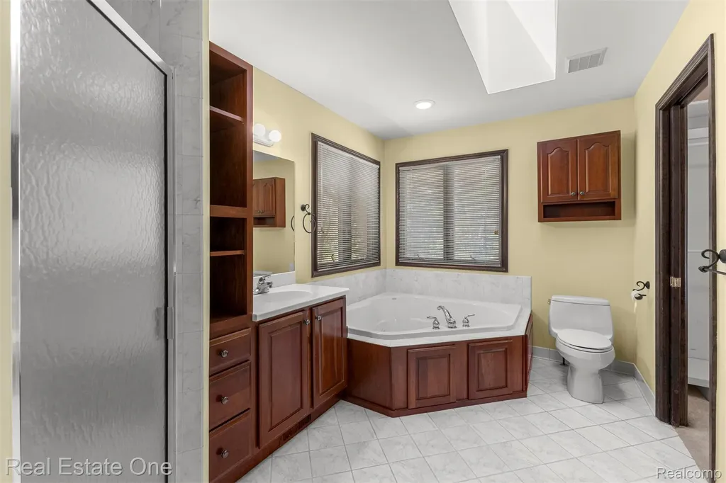 8329 Gray Street Westland City MI 48185