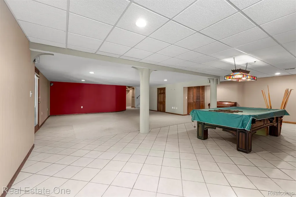 8329 Gray Street Westland City MI 48185