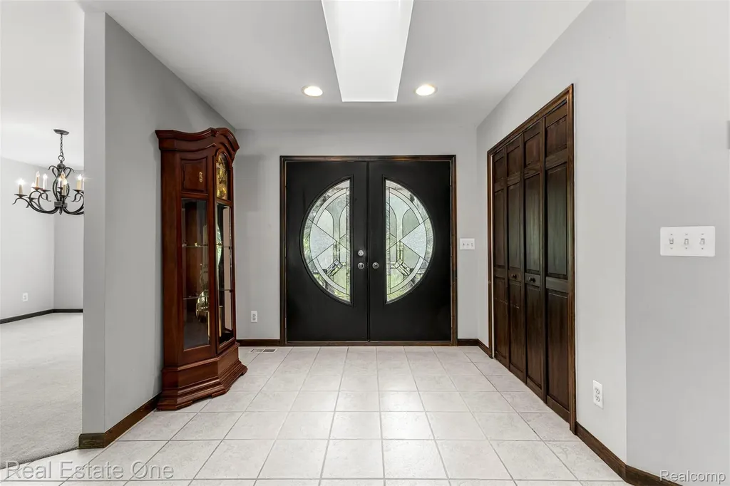 8329 Gray Street Westland City MI 48185