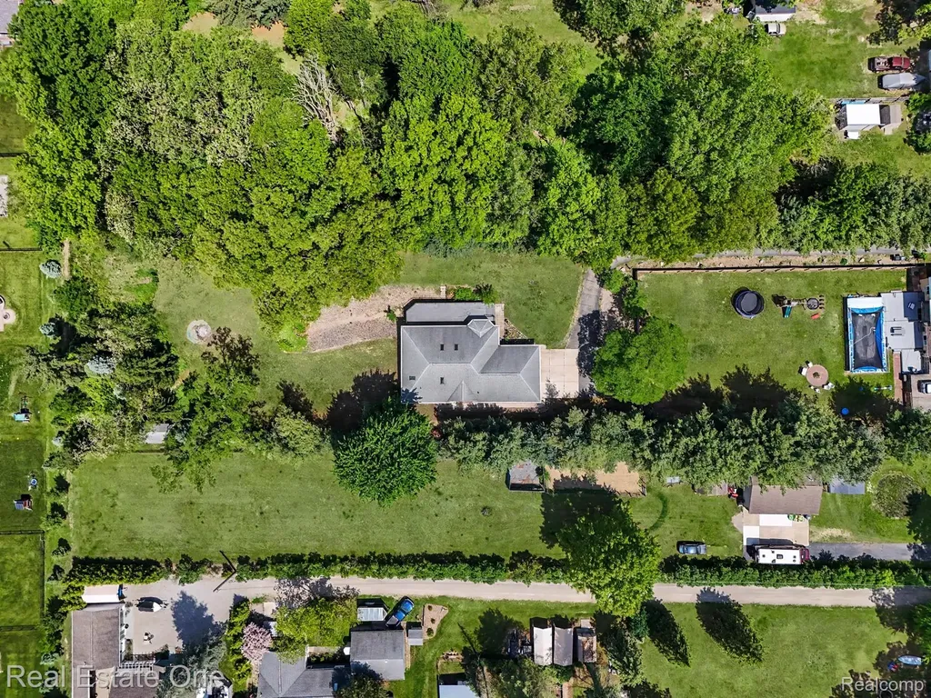 8329 Gray Street Westland City MI 48185