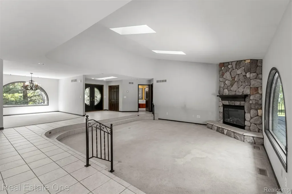 8329 Gray Street Westland City MI 48185