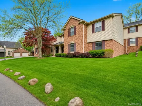 29539 Pine Ridge Circle Farmington Hills City MI 48331