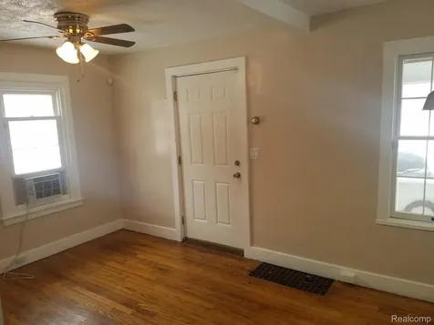 460 Nebraska Avenue Pontiac City MI 48341
