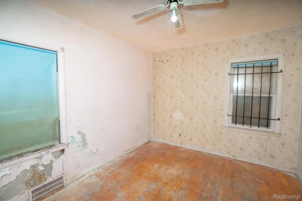 15864 Tracey Street Detroit City MI 48227