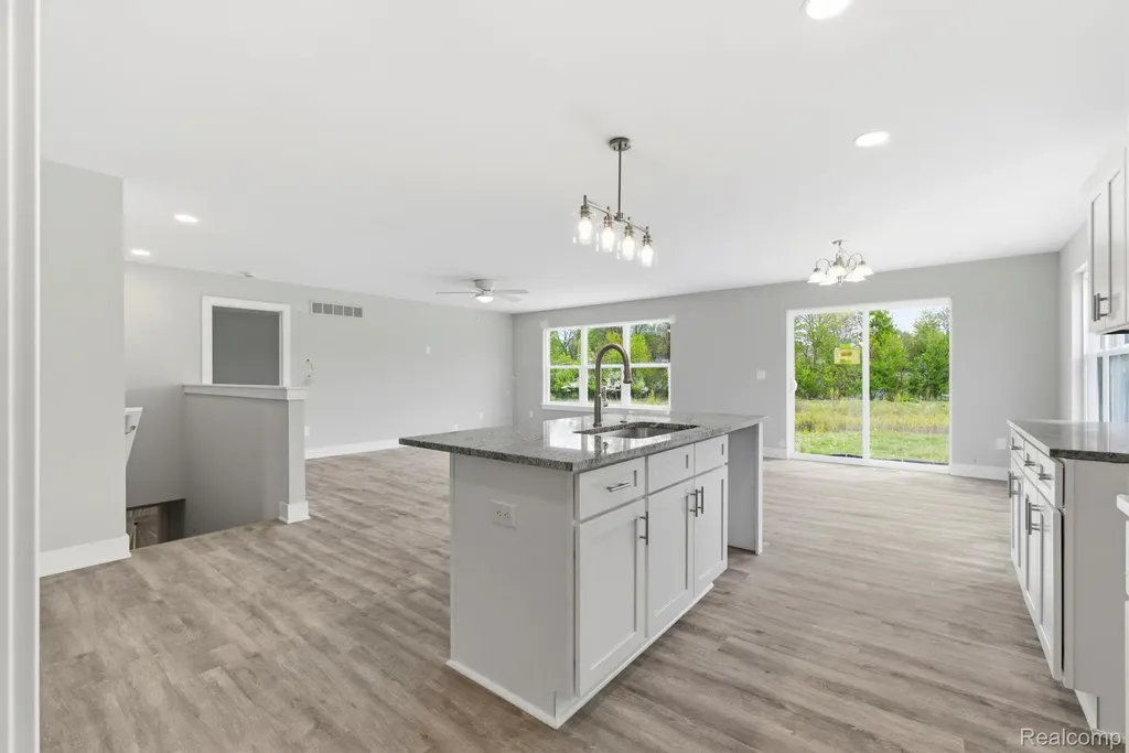 2279 Baltimore Davison City MI 48423