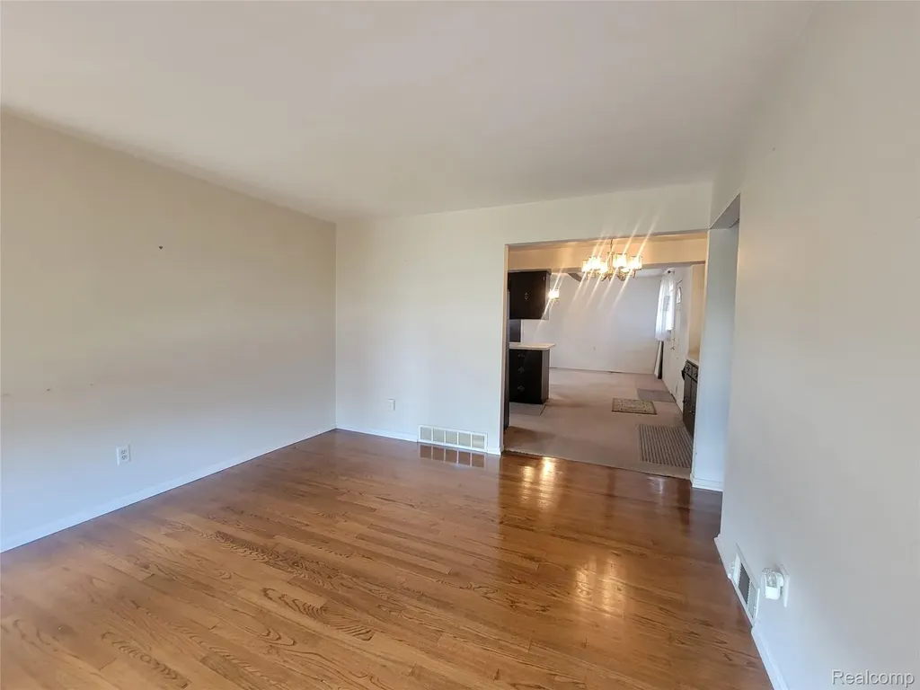31770 Pembroke Street Livonia City MI 48152