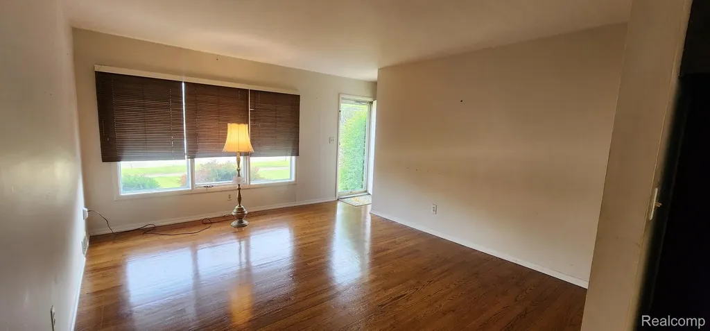 31770 Pembroke Street Livonia City MI 48152