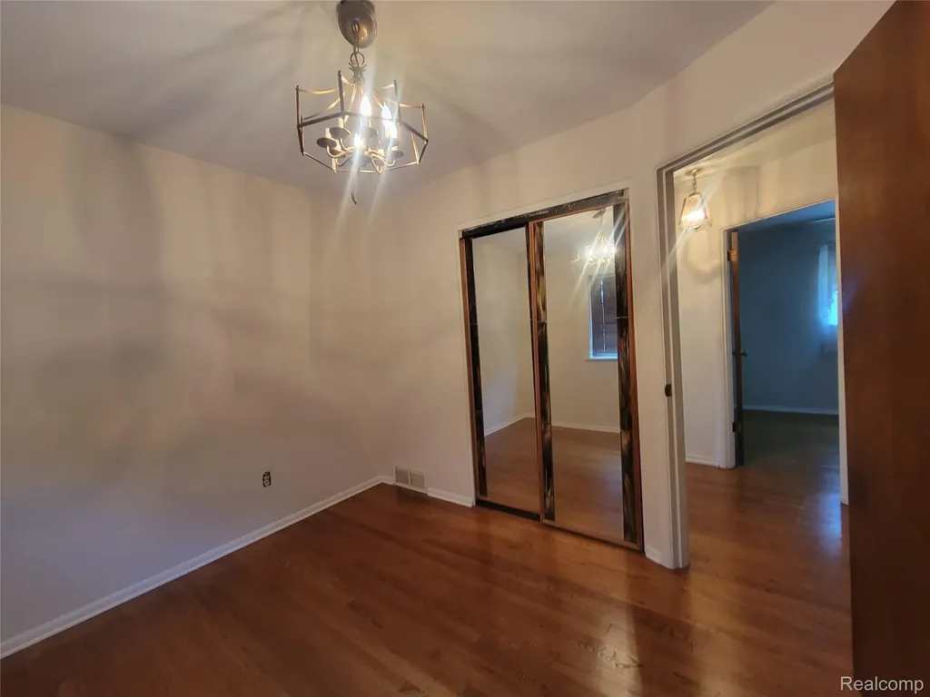 31770 Pembroke Street Livonia City MI 48152