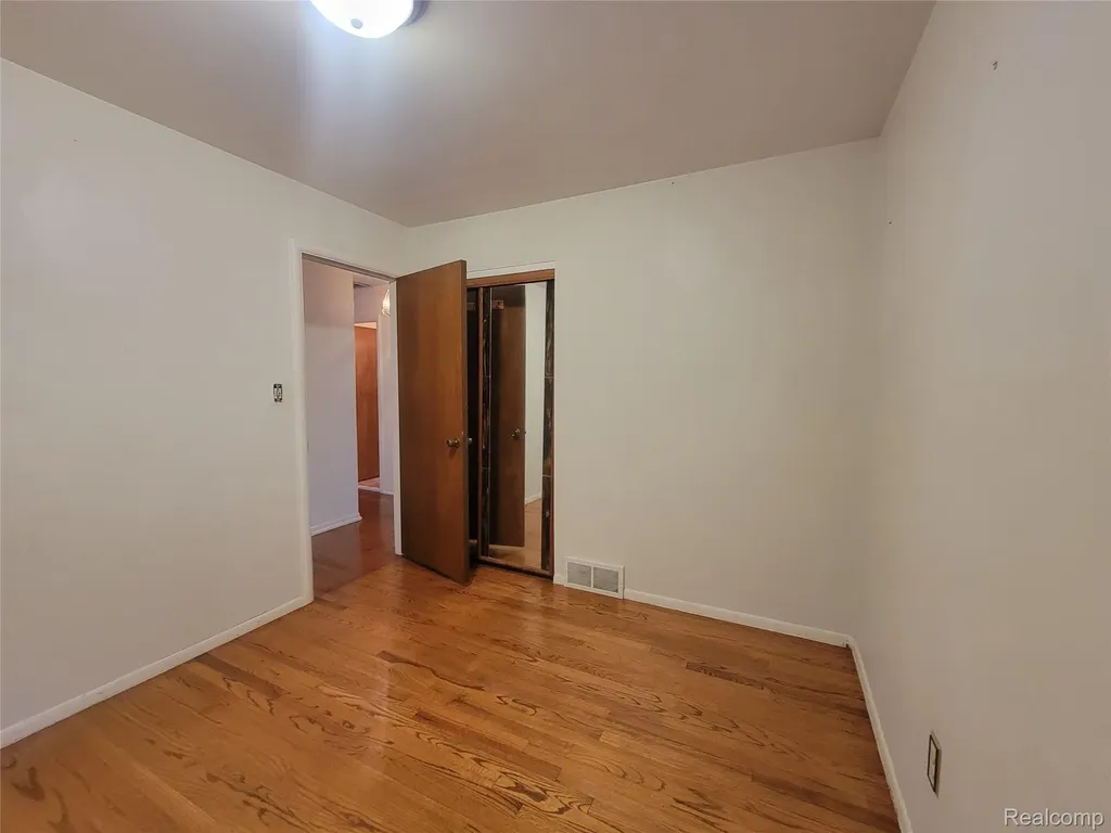 31770 Pembroke Street Livonia City MI 48152