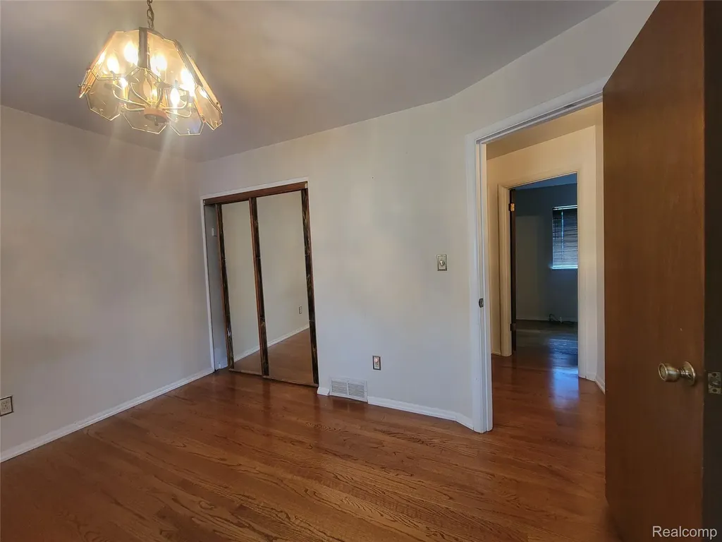 31770 Pembroke Street Livonia City MI 48152