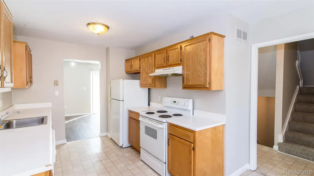 32296 W 12 Mile Road Farmington Hills City MI 48334