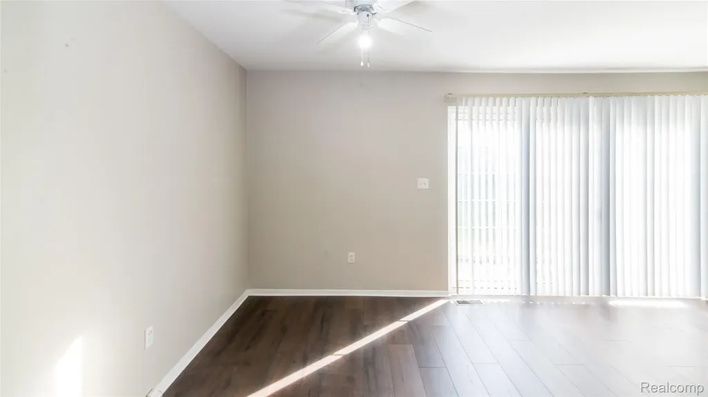32296 W 12 Mile Road Farmington Hills City MI 48334