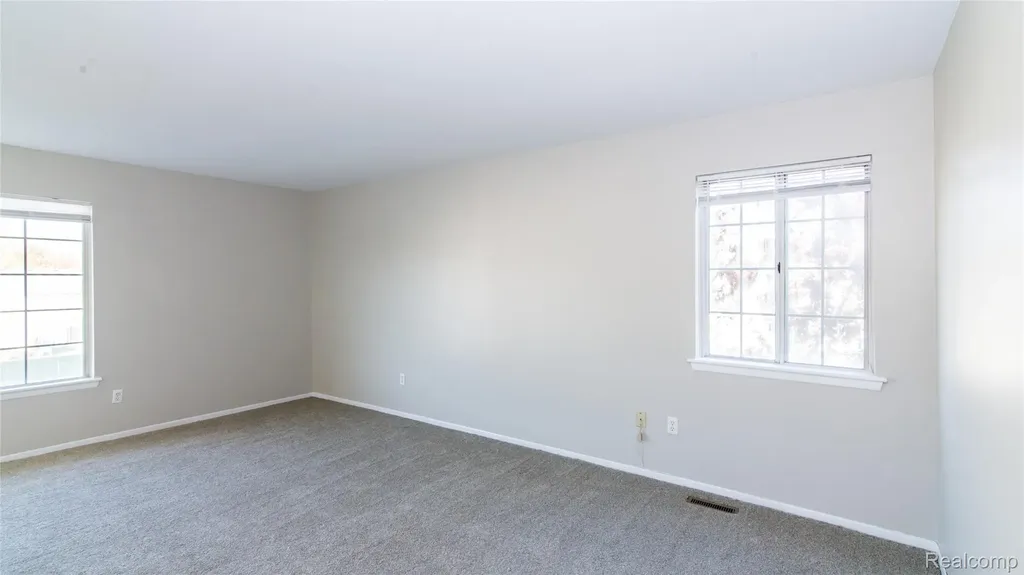 32296 W 12 Mile Road Farmington Hills City MI 48334