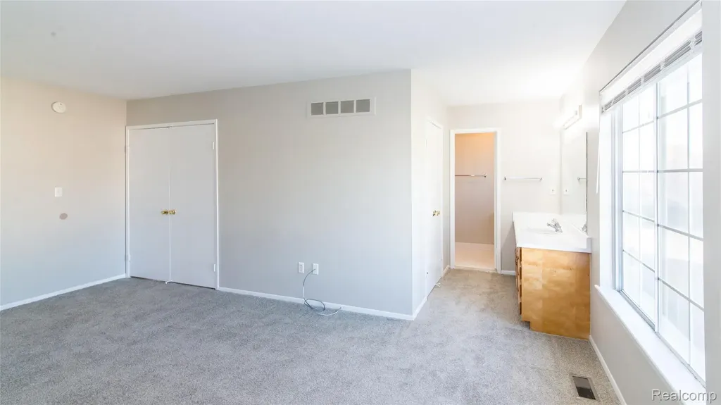 32296 W 12 Mile Road Farmington Hills City MI 48334