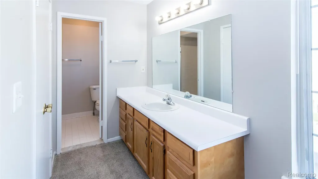 32296 W 12 Mile Road Farmington Hills City MI 48334