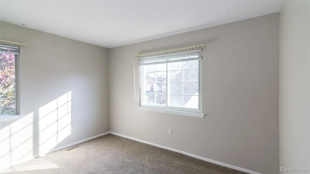 32296 W 12 Mile Road Farmington Hills City MI 48334