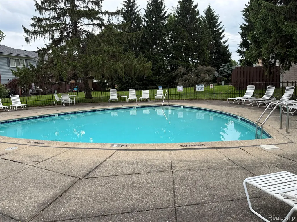 32296 W 12 Mile Road Farmington Hills City MI 48334