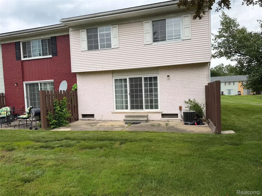 32296 W 12 Mile Road Farmington Hills City MI 48334