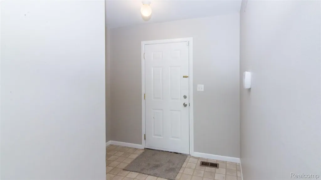 32296 W 12 Mile Road Farmington Hills City MI 48334