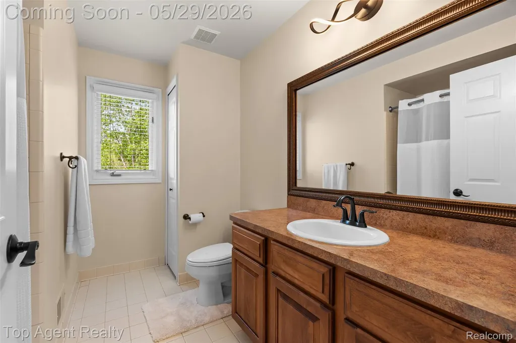 18775 Newbridge Drive Macomb Township MI 48044
