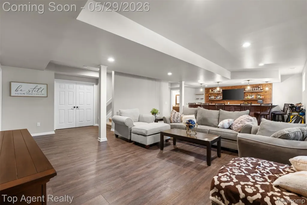 18775 Newbridge Drive Macomb Township MI 48044