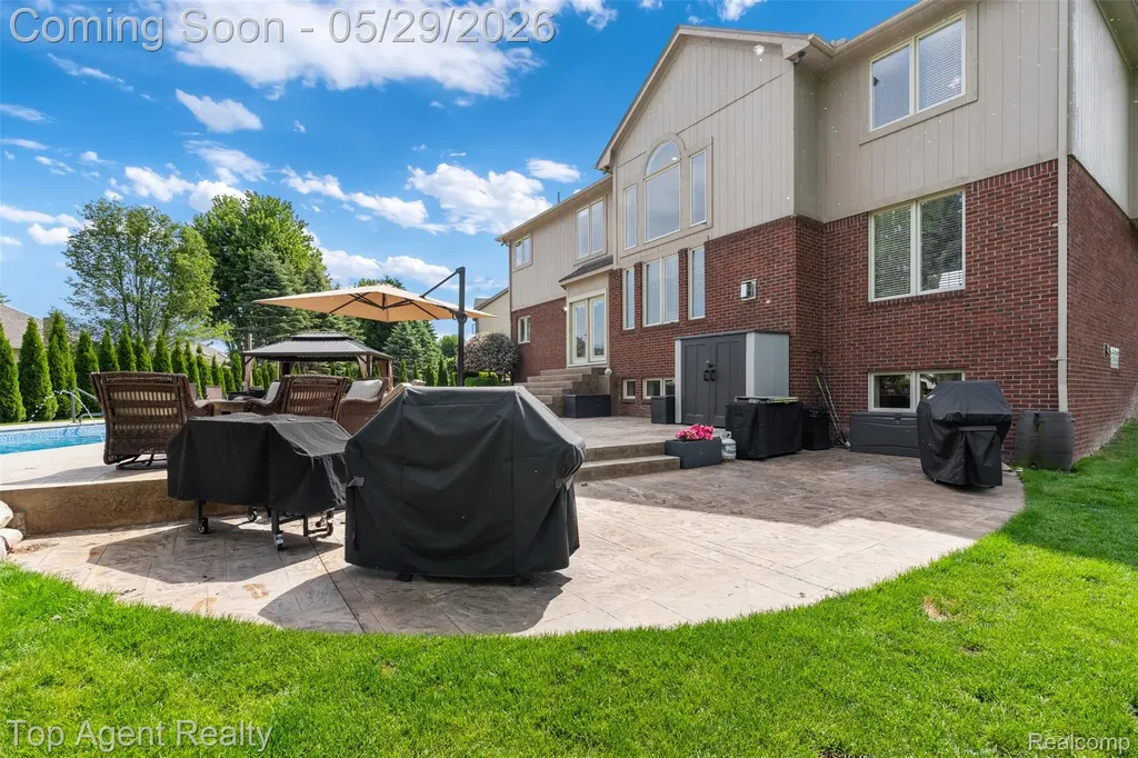 18775 Newbridge Drive Macomb Township MI 48044