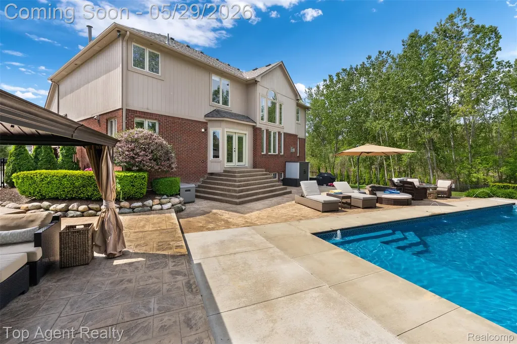 18775 Newbridge Drive Macomb Township MI 48044