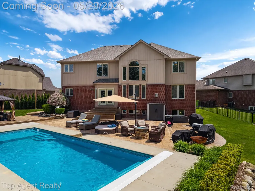 18775 Newbridge Drive Macomb Township MI 48044