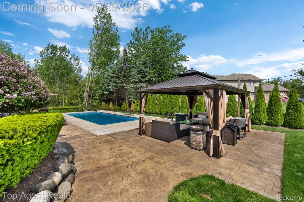 18775 Newbridge Drive Macomb Township MI 48044