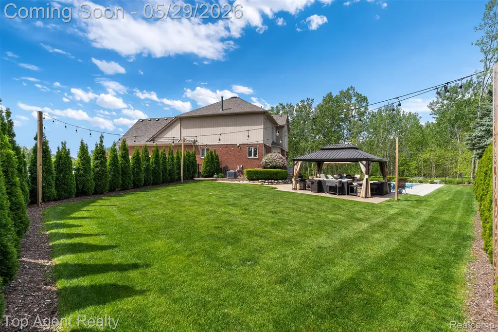 18775 Newbridge Drive Macomb Township MI 48044