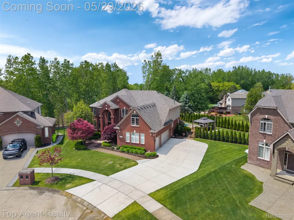 18775 Newbridge Drive Macomb Township MI 48044
