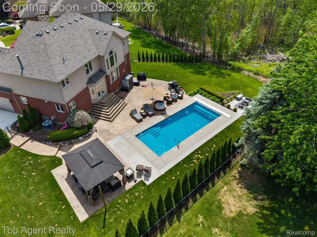18775 Newbridge Drive Macomb Township MI 48044