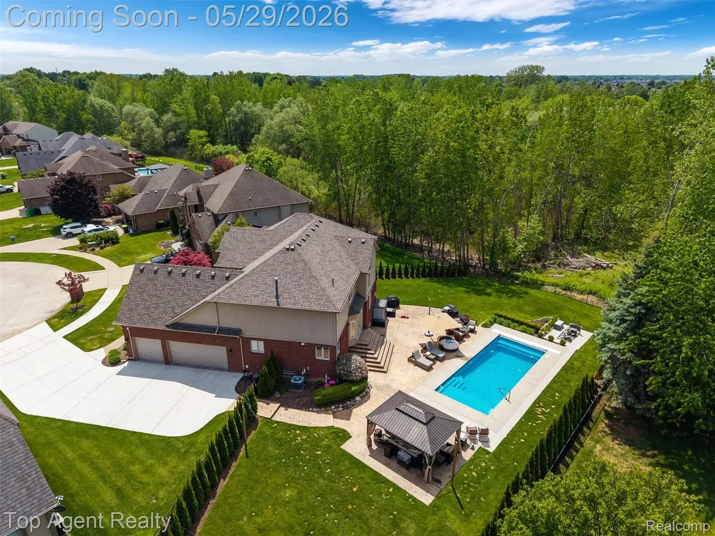 18775 Newbridge Drive Macomb Township MI 48044
