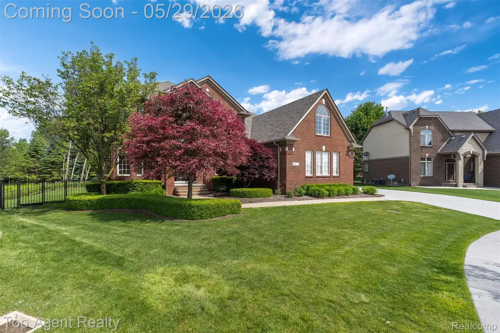 18775 Newbridge Drive Macomb Township MI 48044
