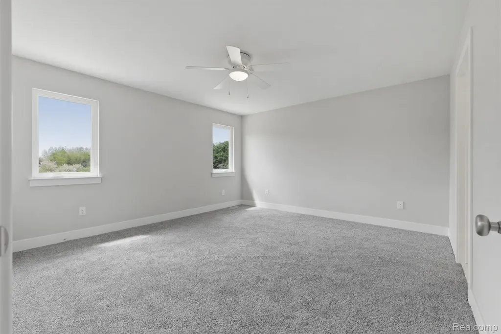 2359 Baltimore Davison City MI 48423