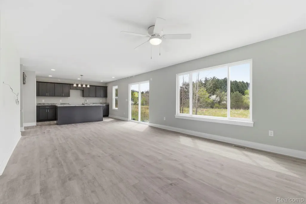 2359 Baltimore Davison City MI 48423