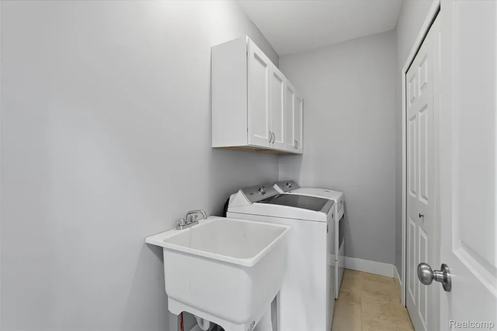 1745 Welland Street Howell City MI 48855
