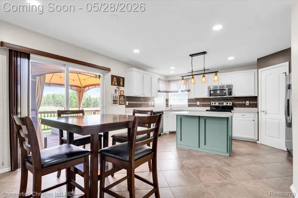 1973 Golfview Lane Westland City MI 48186