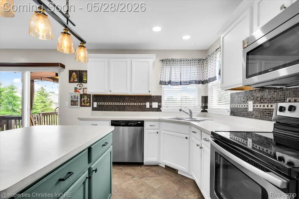 1973 Golfview Lane Westland City MI 48186
