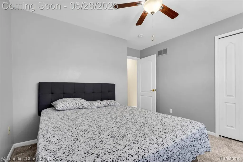 1973 Golfview Lane Westland City MI 48186