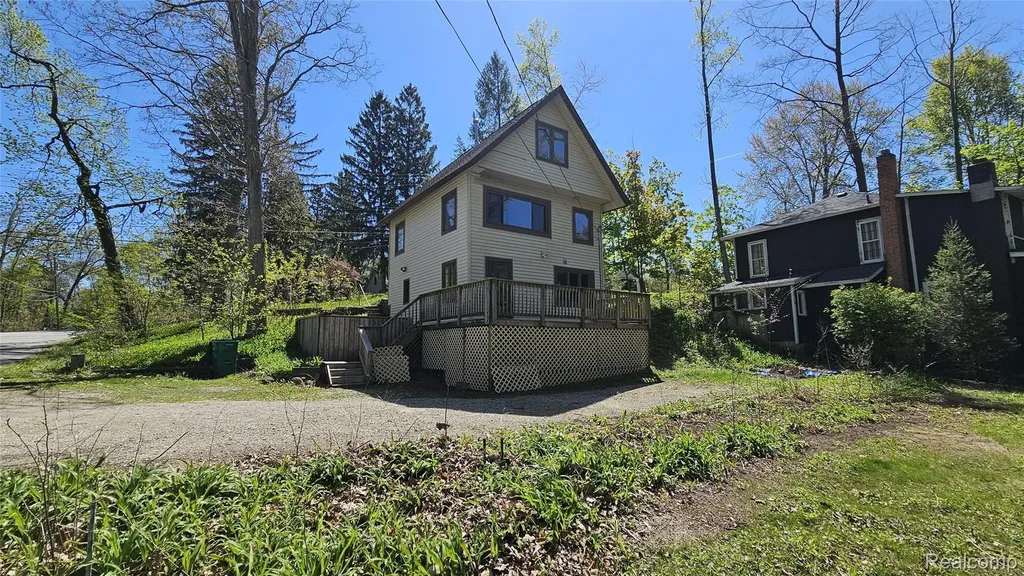 9847 Portage Lake Avenue Dexter Township MI 48169