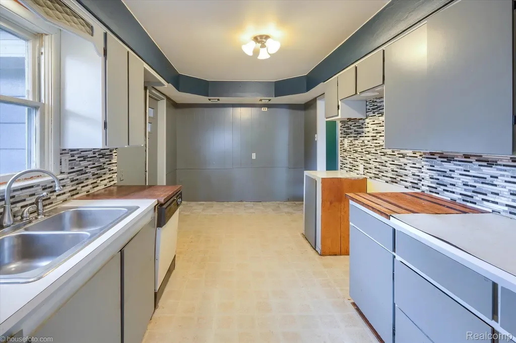 7036 Clabuesch Street Pigeon Village MI 48755