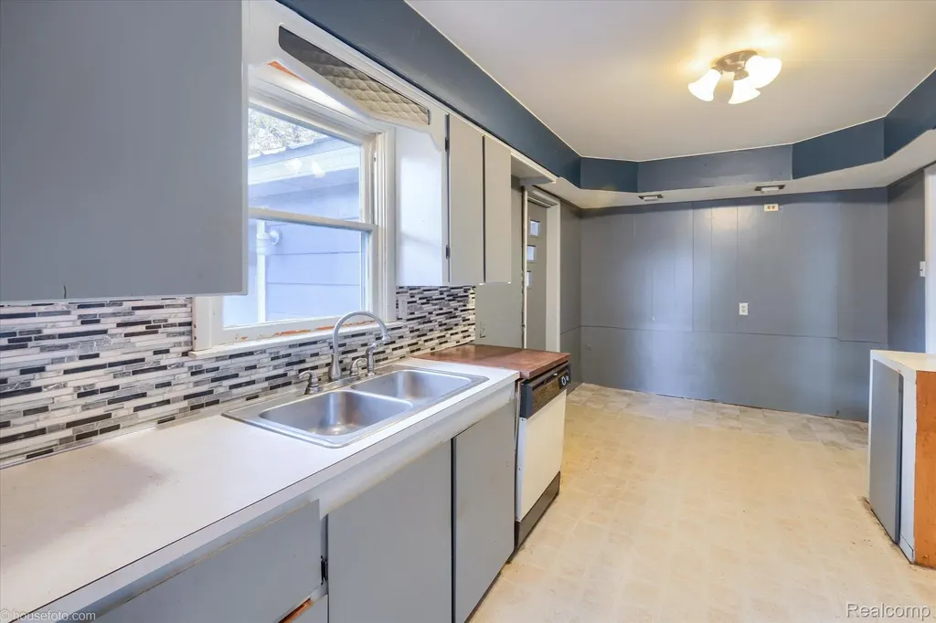 7036 Clabuesch Street Pigeon Village MI 48755