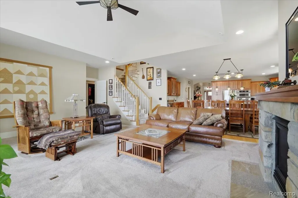 8665 Lakeview Boulevard Independence Charter Township MI 48348