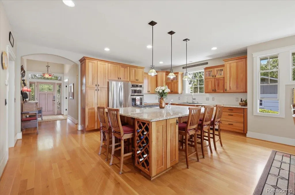 8665 Lakeview Boulevard Independence Charter Township MI 48348